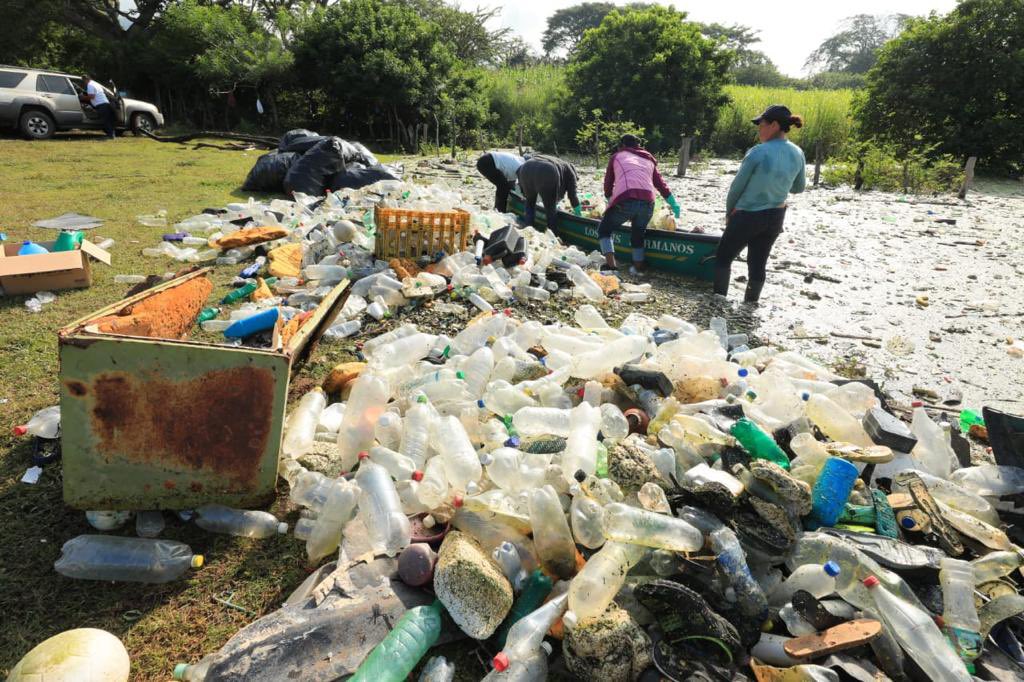 40 toneladas de desechos plásticos han sido retirados del embalse Cerrón Grande 40-toneladas-de-desechos-plasticos-han-sido-retirados-del-embalse-cerron-grande